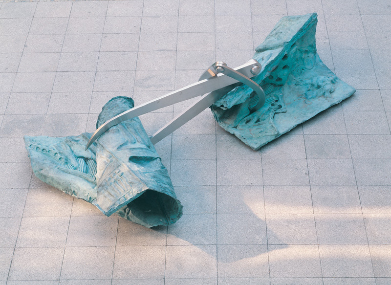 Waves. 2000/stainless steel and bronze.